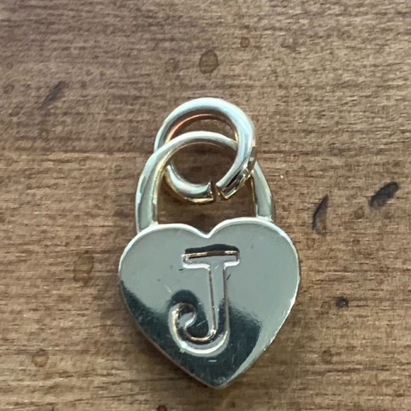 FREE WITH BUNDLE Retro Juicy Couture J Heart Initial Monogram Charm Keychain - Picture 4 of 4